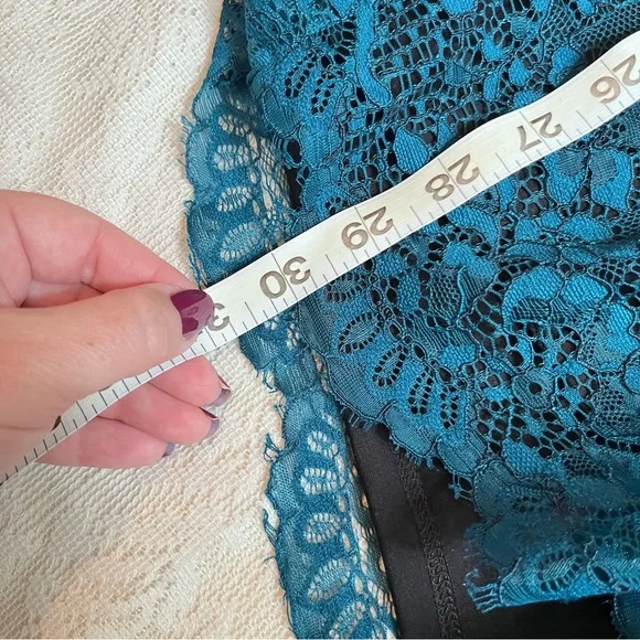 Lovers + Friends love sleeve lace open back romper - Picture 7 of 13